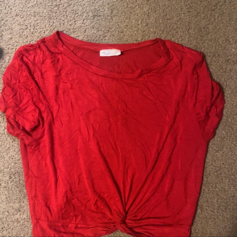 Red crop tee